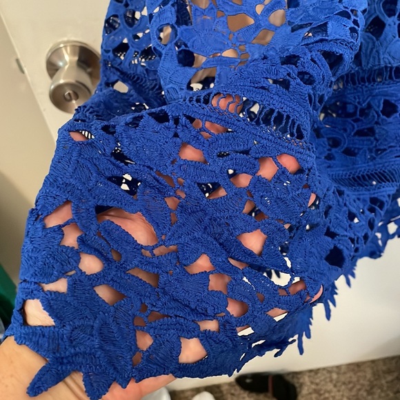 Beautiful dress! Only worn once - Picture 4 of 4